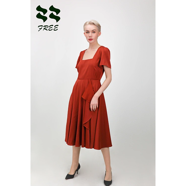 Raudona Midi suknelė